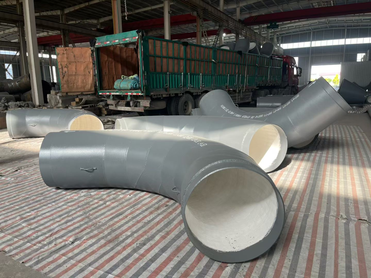兰州市碳化硅耐磨管双金属耐磨弯头 - 排名